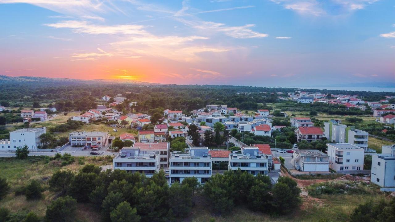 Number One Apartments Vir Zewnętrze zdjęcie