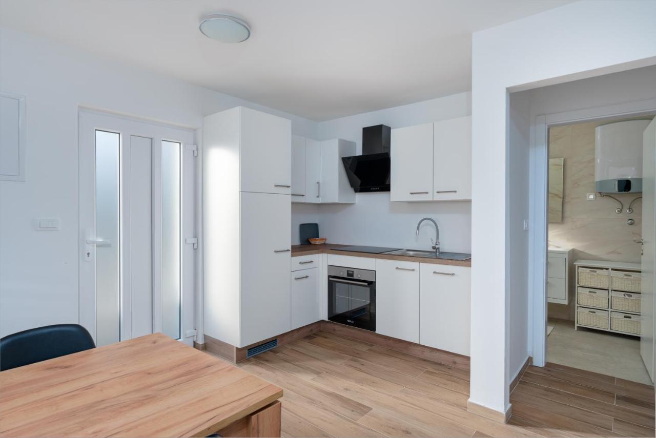 Number One Apartments Vir Zewnętrze zdjęcie